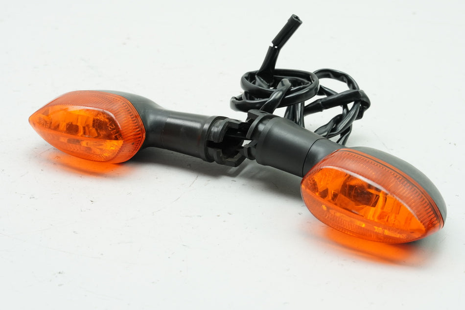 Intermitentes traseros originales izquierdos y derechos YAMAHA YZF R1 RN12 Par 2C0-83330-00-00
