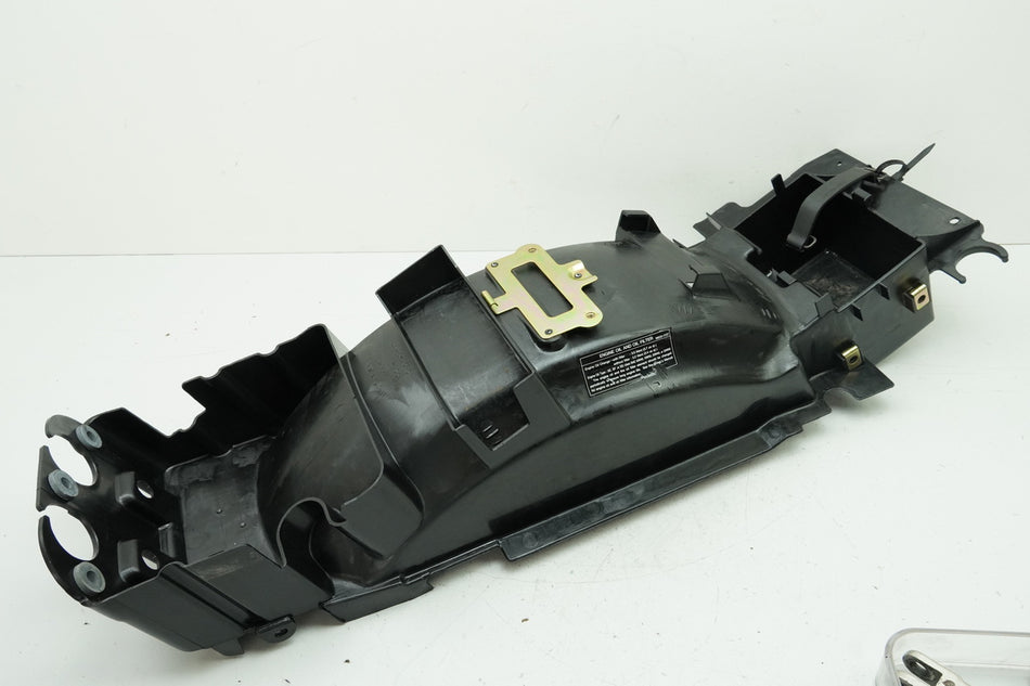 KAWASAKI ZZR 1100 D ZXT10D Mudguard Wheel Arch Fender Battery Box 7932 km