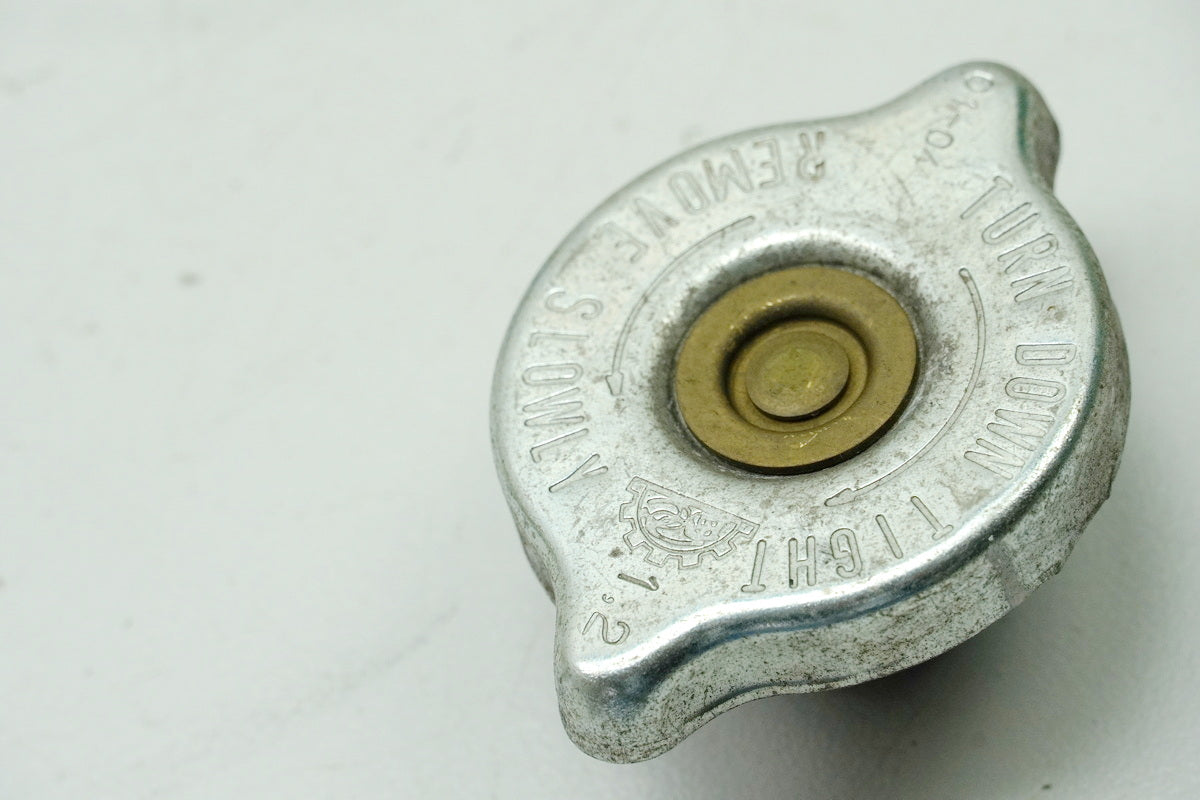 Aprilia Pegaso 650 660 Strada Kühlerdeckel Verschluß Kühler Cover Deckel Kappe