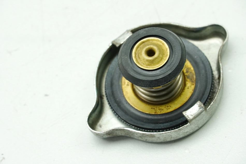 Aprilia Pegaso 650 660 Strada Kühlerdeckel Verschluß Kühler Cover Deckel Kappe