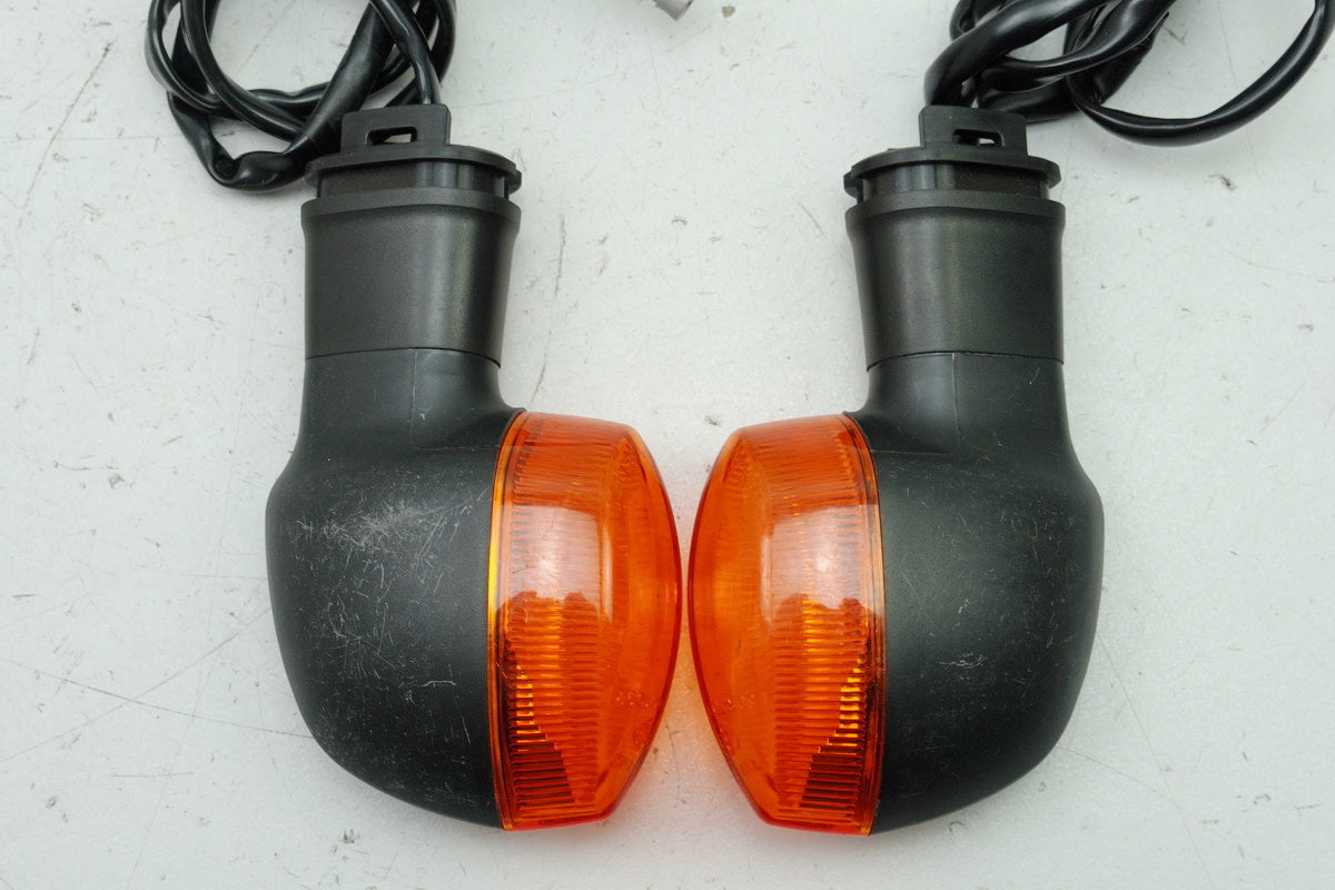 YAMAHA YZF R1 RN19 Turn Signals Left and Right Rear Original Pair 2C0-83330-00-00