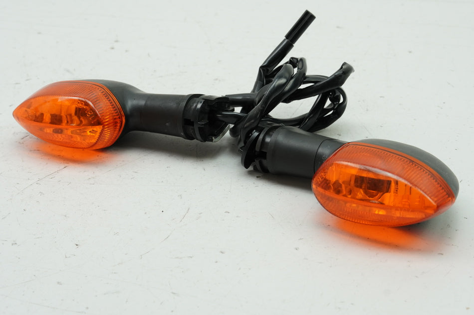 Intermitentes YAMAHA YZF R1 RN22 izquierdo y derecho traseros originales par 2C0-83330-00-00