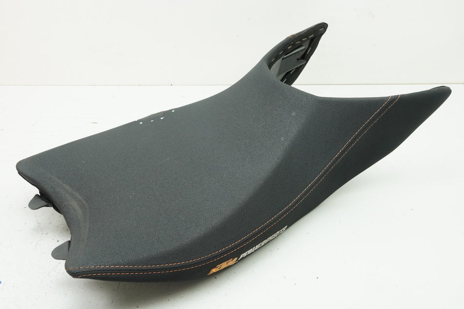 KTM 1290 SUPERDUKE R Asiento del piloto Ergo Asiento del piloto Powerparts Asiento delantero