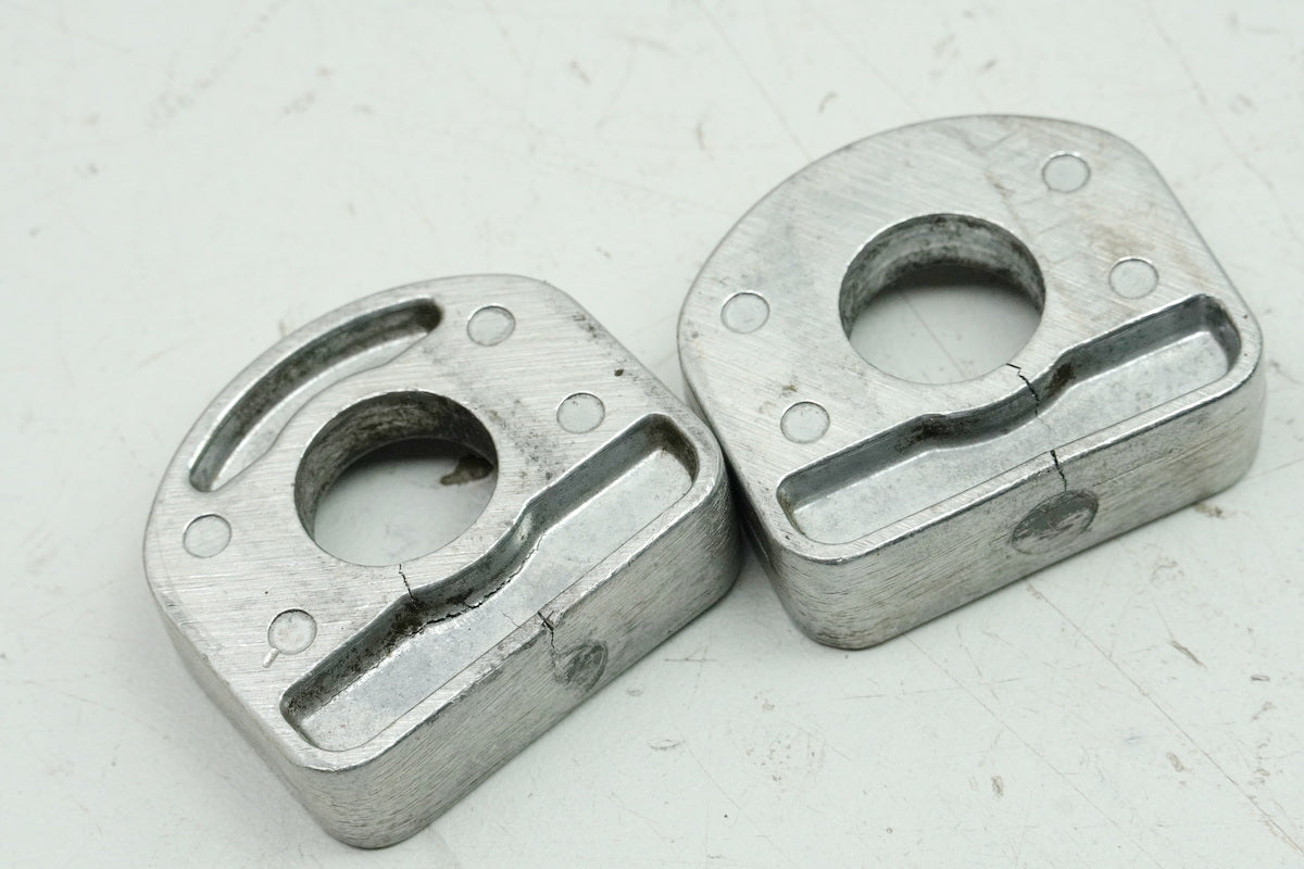 Aprilia Pegaso 650 660 Strada Kettenspanner links rechts (für Felge Schwinge)