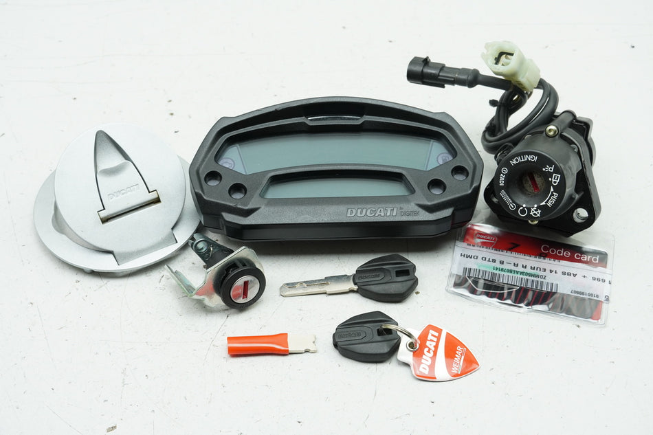 DUCATI MONSTER 696 ABS M5 Schloßsatz Tacho Zündschloß Dashboard Cockpit 1626km