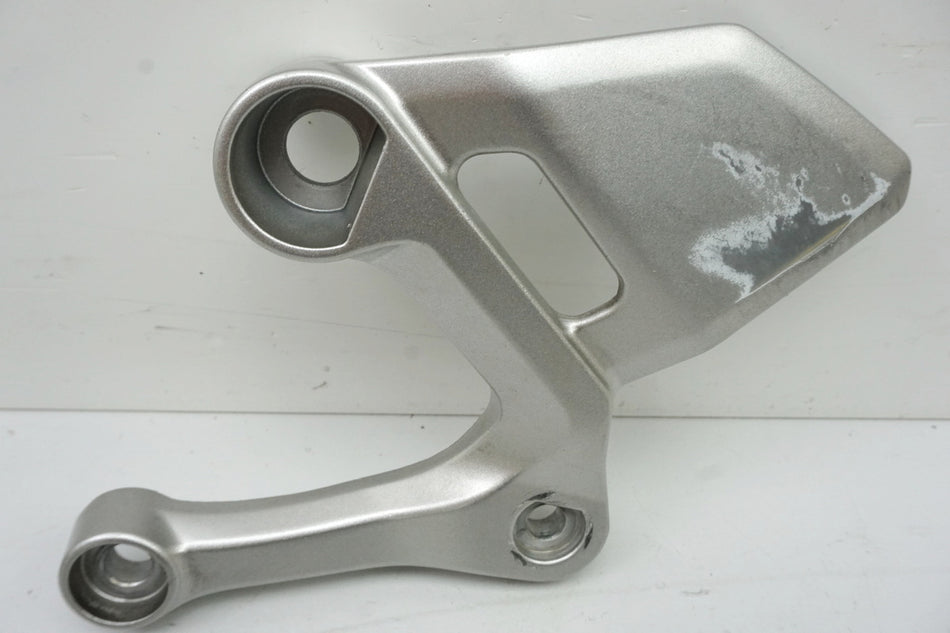 YAMAHA XSR 900 RN43 Soporte de estribera para conductor izquierda Placa de estribera Soporte Estribera