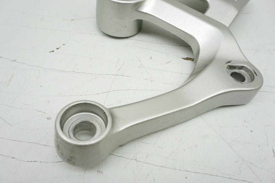 YAMAHA XSR 900 RN43 Soporte de estribera para conductor izquierda Placa de estribera Soporte Estribera