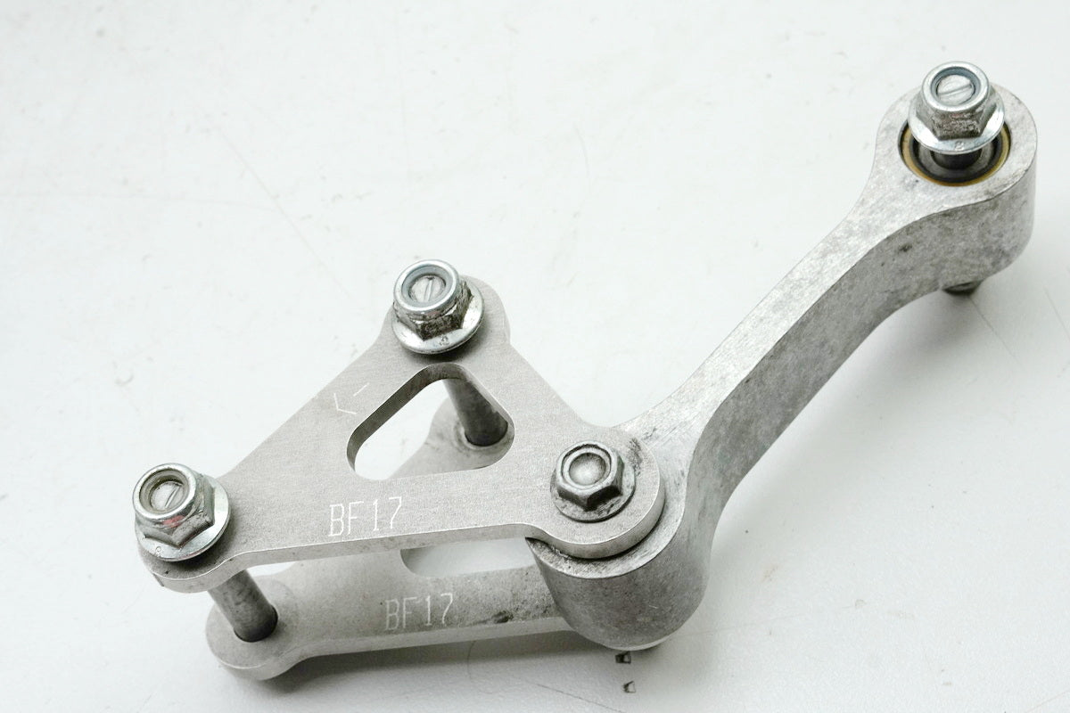 Aprilia Pegaso 650 660 Strada Umlenkung Federbein Umlenkhebel Pleuelstange