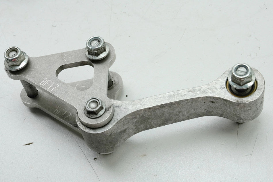 Aprilia Pegaso 650 660 Strada Umlenkung Federbein Umlenkhebel Pleuelstange
