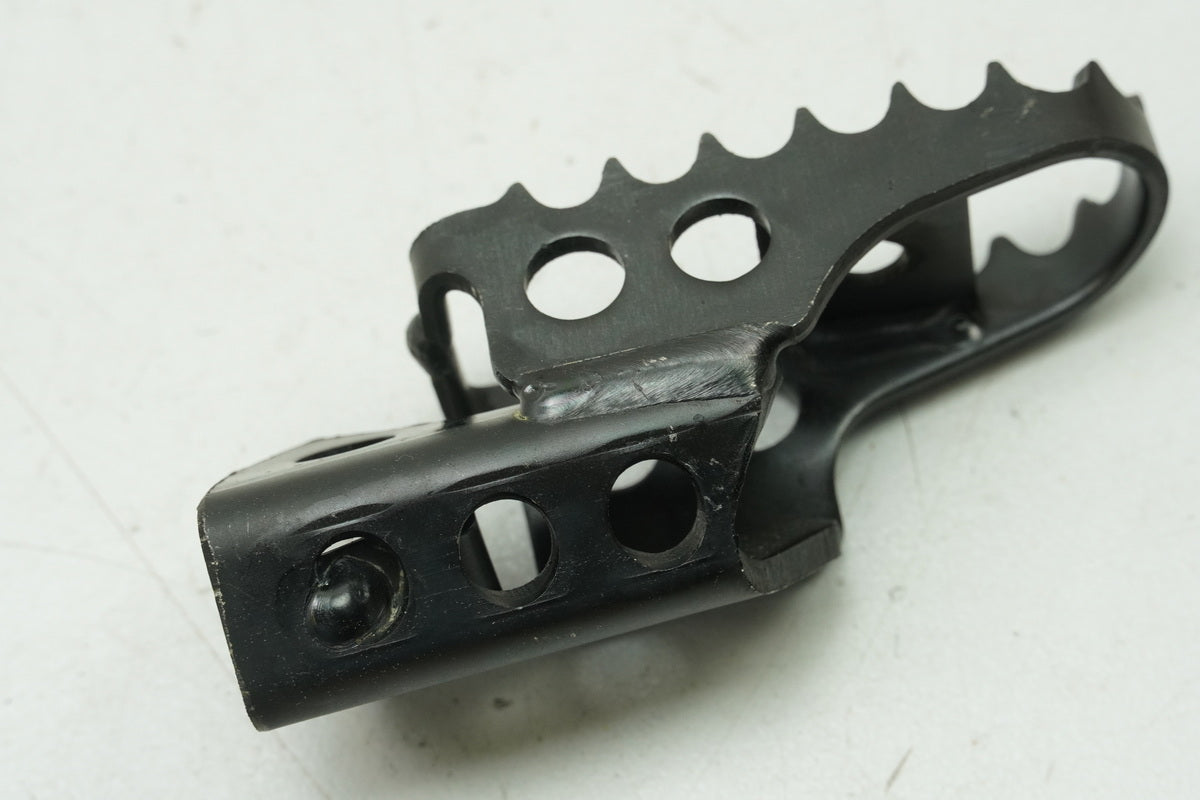 Yamaha Footpeg Rider Left Footrest original 3LD-27411-00 DT TT-R YZ XZT - NEW