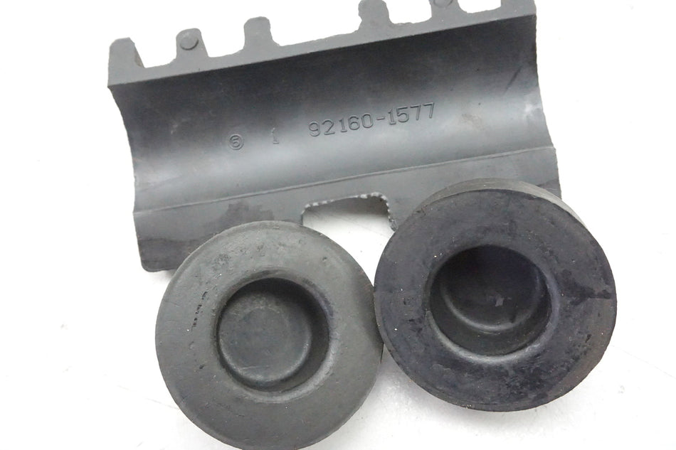 KAWASAKI GPZ 1100 ZXT10E Tank Gummis Auflage Halter