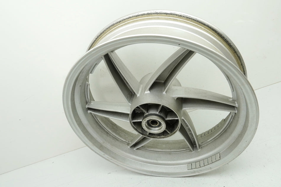 HYOSUNG GT 650 R N S - Llanta trasera J 17 x MT 4.50 sin accidentes plata