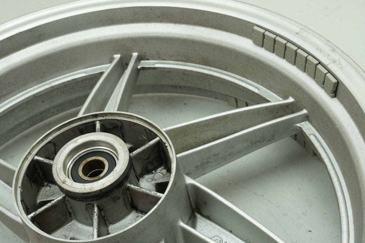 HYOSUNG GT 650 R N S - Rear rim rear wheel J 17 x MT 4.50 accident-free silver