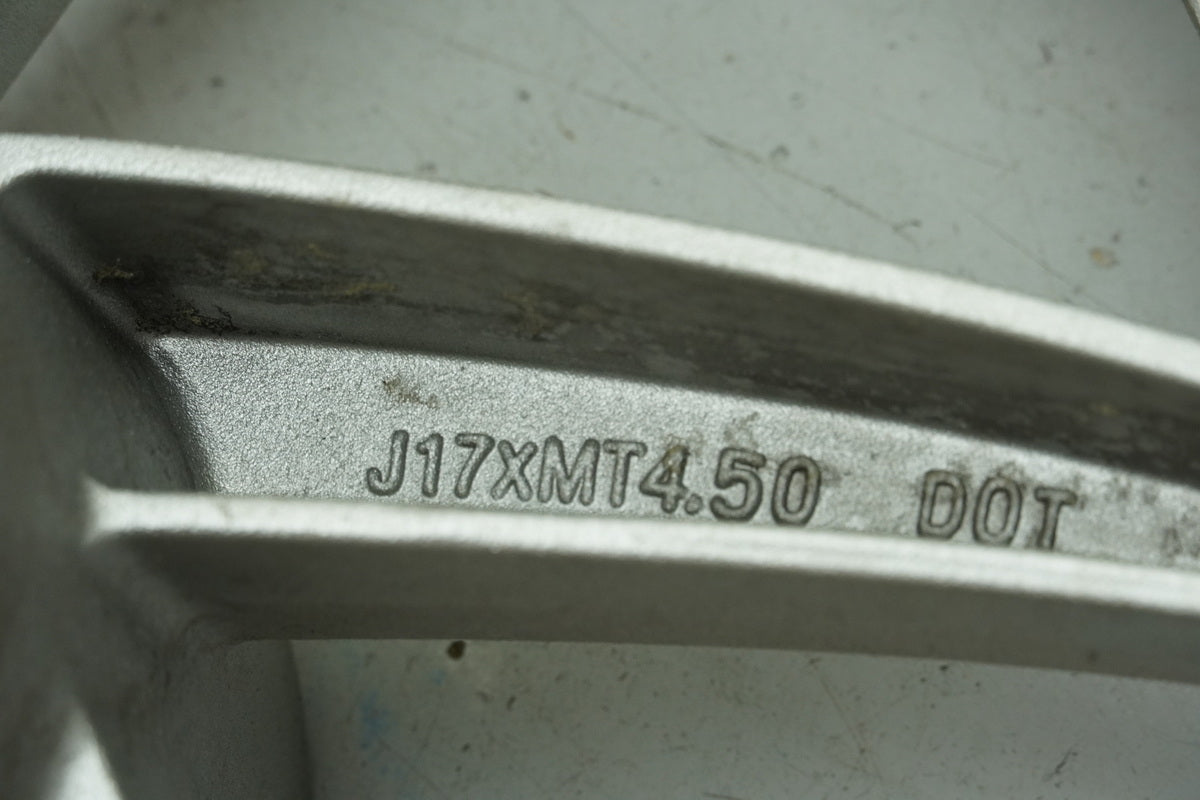 HYOSUNG GT 650 R N S - Rear rim rear wheel J 17 x MT 4.50 accident-free silver