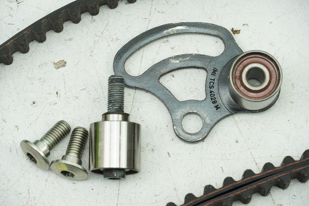 DUCATI MONSTER 696 ABS M5 Zahnriemen SET Spannrolle Spanner für Motor NUR 1626km