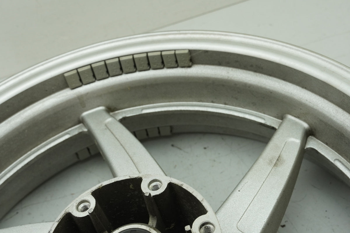 HYOSUNG GT 650 R N S - Rear rim rear wheel J 17 x MT 4.50 accident-free silver