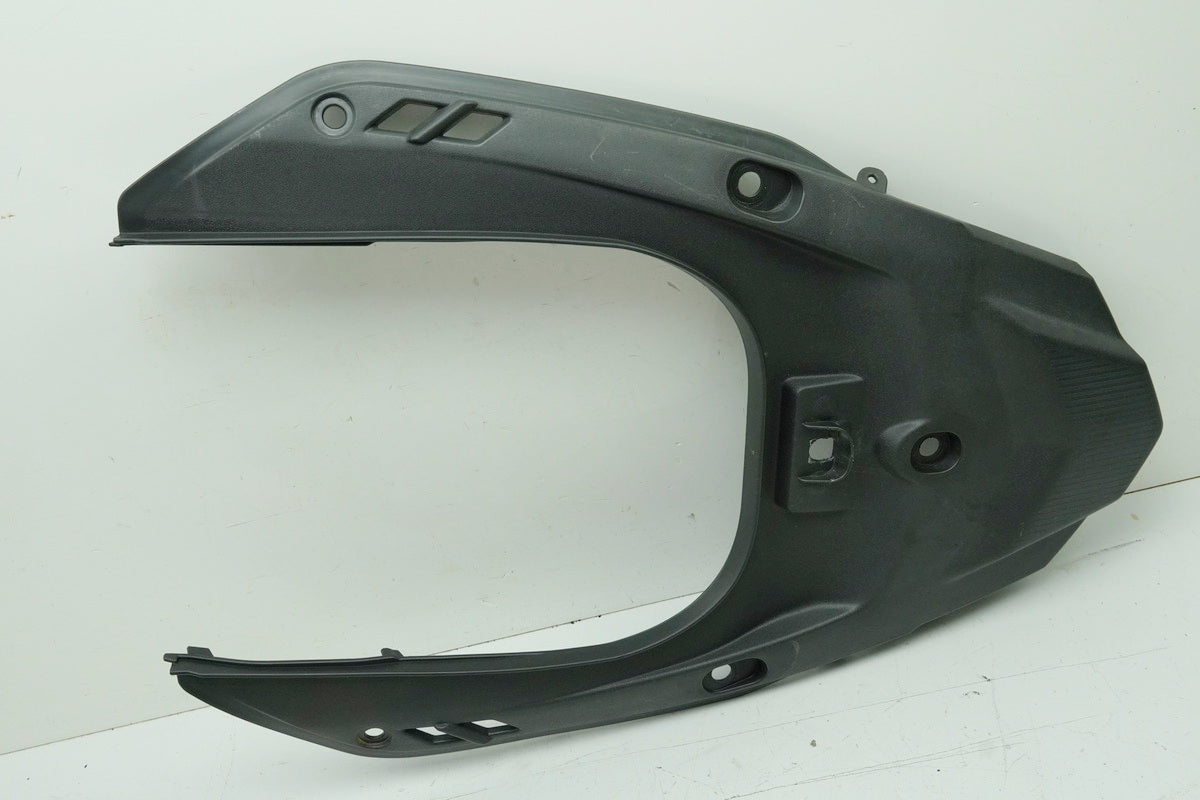 Aprilia Pegaso 650 Strada Verkleidung Heck mitte Abdeckung Cover Blende Deckel