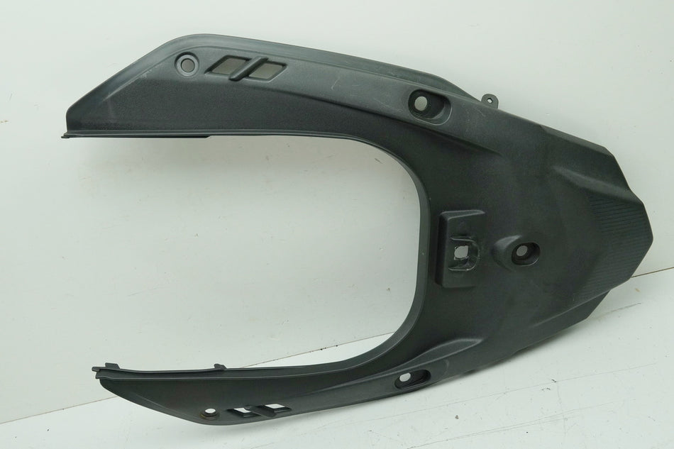 Aprilia Pegaso 650 Strada Carenado trasero central Cubierta Tapa Embellecedor