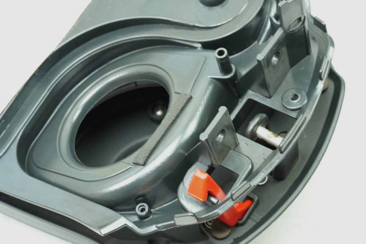 Aprilia Pegaso 650 Strada Tankdeckel Staufach Abdeckung Cover Tank Blende