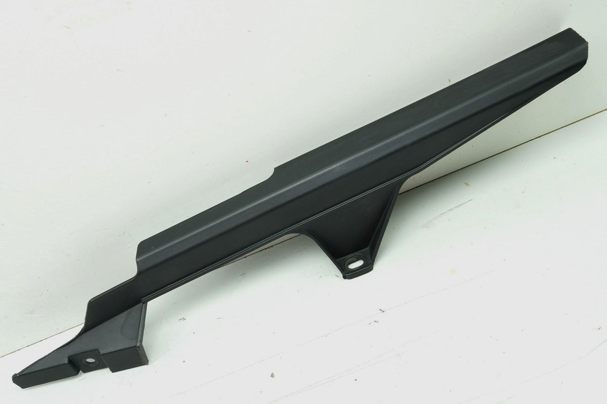 Aprilia Pegaso 650 Strada Kettenschutz orig. Abdeckung Cover Blende Kettenkasten