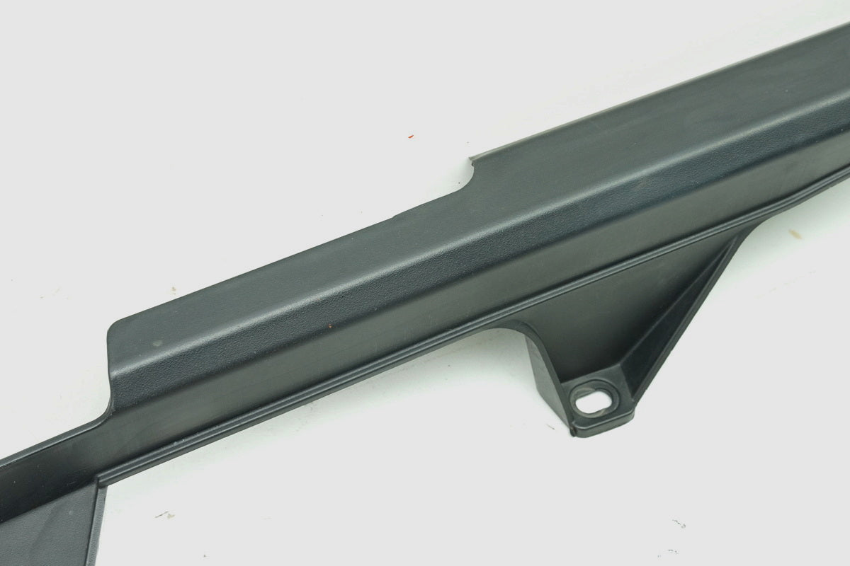 Aprilia Pegaso 650 Strada Kettenschutz orig. Abdeckung Cover Blende Kettenkasten