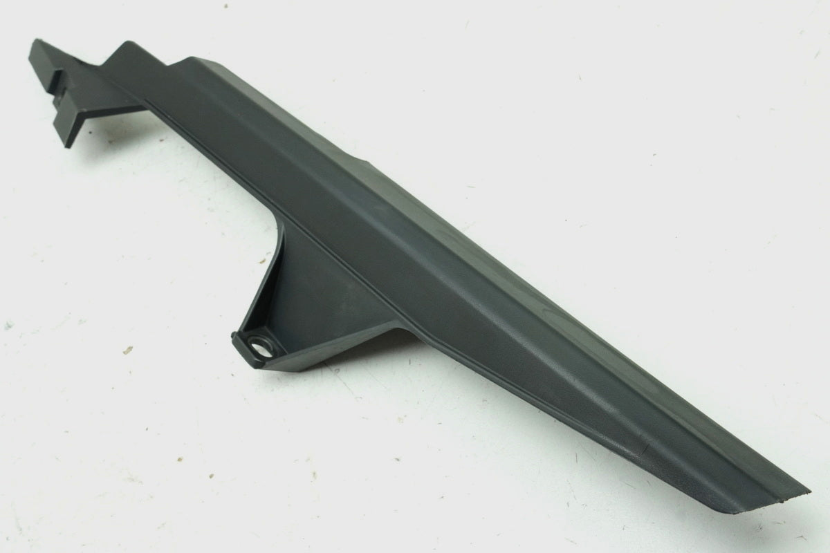 Aprilia Pegaso 650 Strada Kettenschutz orig. Abdeckung Cover Blende Kettenkasten