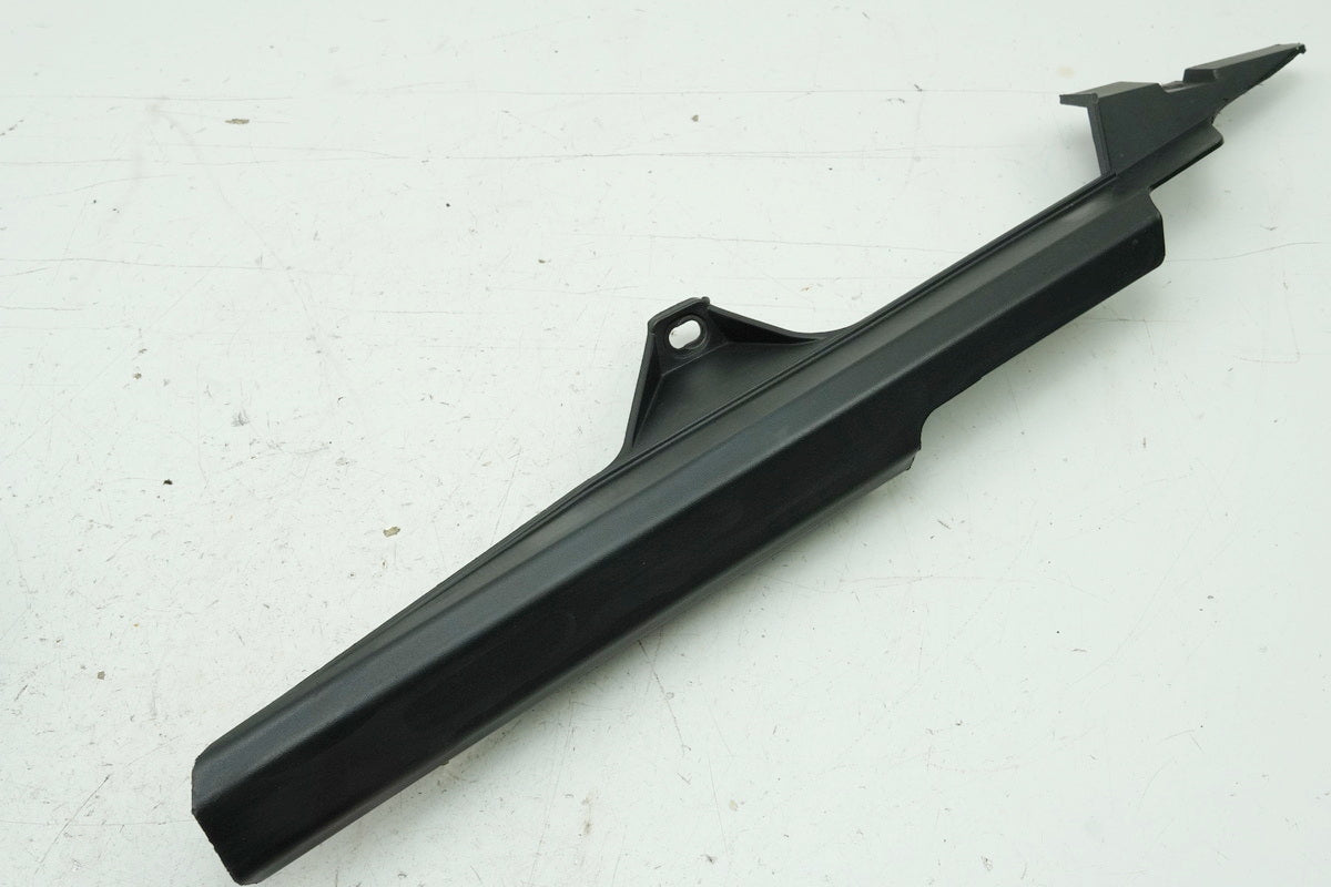 Aprilia Pegaso 650 Strada Kettenschutz orig. Abdeckung Cover Blende Kettenkasten