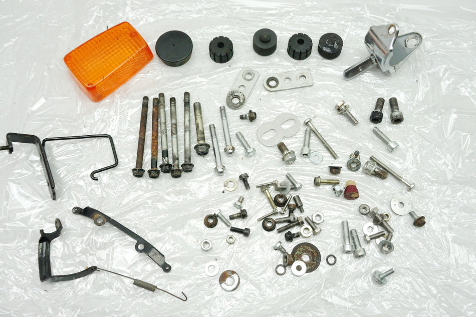 HONDA GL 500 PC02 SILVER WING Screws & Small Parts Rubbers