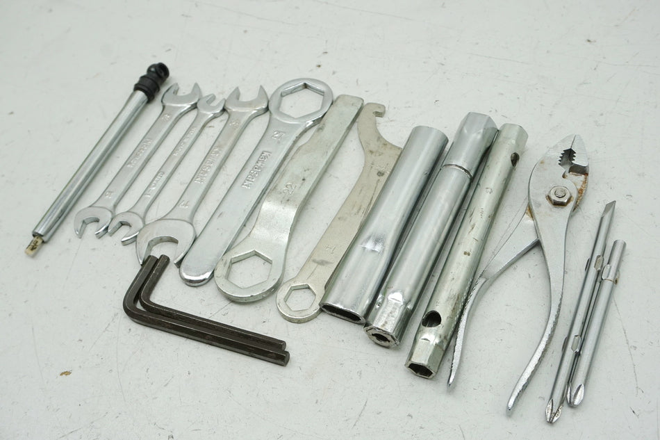 KAWASAKI GPZ 1100 ZXT10E herramientas de a bordo kit de herramientas