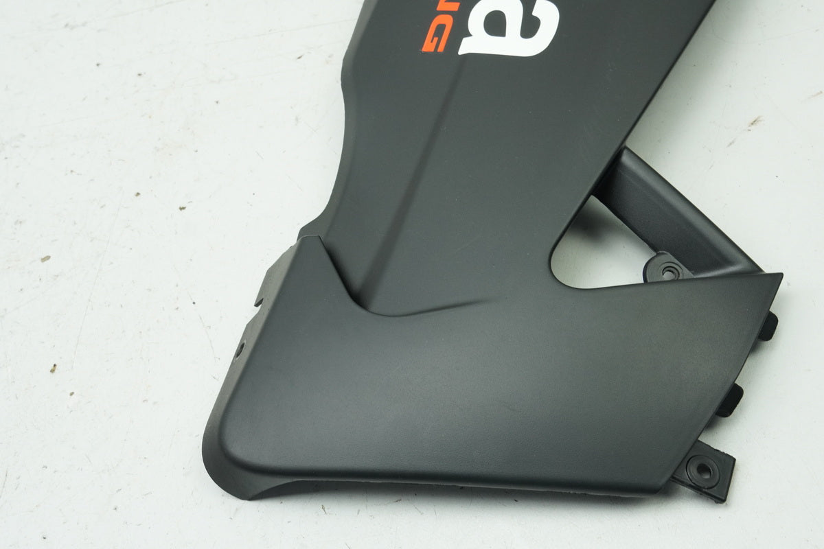 APRILIA RS 125 Verkleidung Bug rechts unten Bugspoiler Seitenteil Cover 21-25
