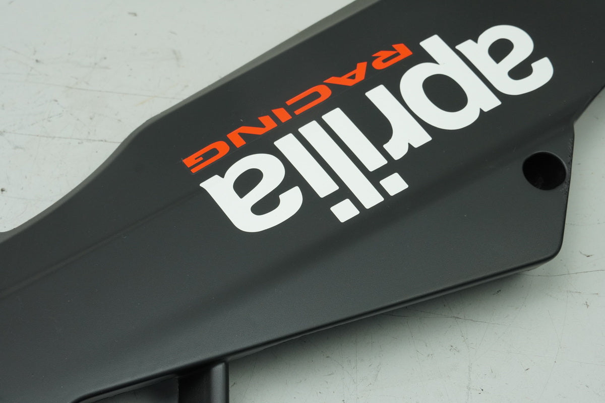 APRILIA RS 125 Verkleidung Bug rechts unten Bugspoiler Seitenteil Cover 21-25