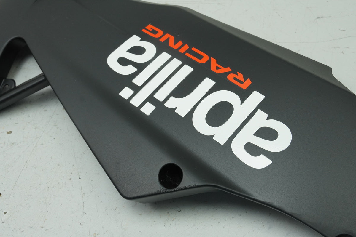 APRILIA RS 125 Verkleidung Bug rechts unten Bugspoiler Seitenteil Cover 21-25