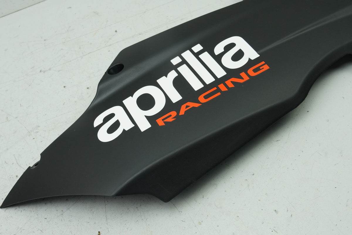 APRILIA RS 125 Verkleidung Bug rechts unten Bugspoiler Seitenteil Cover 21-25