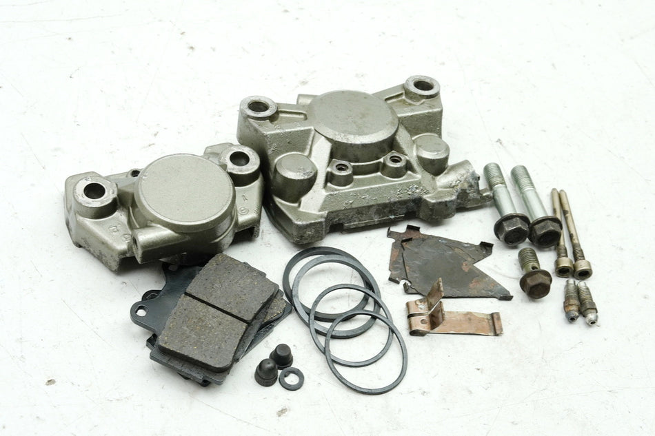YAMAHA FZS 600 RJ02 FAZER Pinza de freno trasera