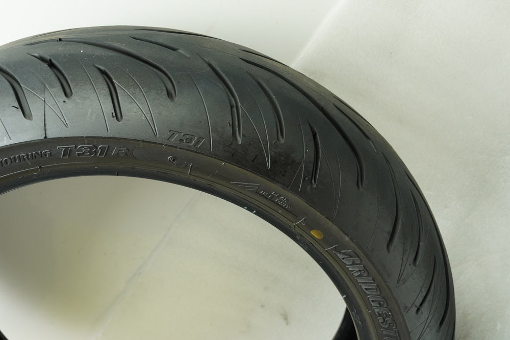 Bridgestone T31 Sport Touring Reifen Reifensatz 120/70 ZR17 + 180/55 ZR17