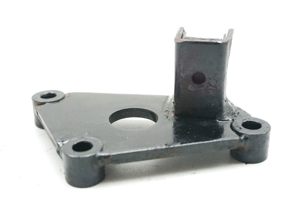 SUZUKI VL 125 WVA4 INTRUDER Soporte estribera conductor derecha placa estribera soporte