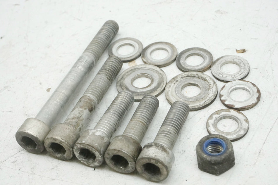 BMW K 100 RS SCHRAUBEN MOTOR MOTORHALTER HALTERUNG MOTOR