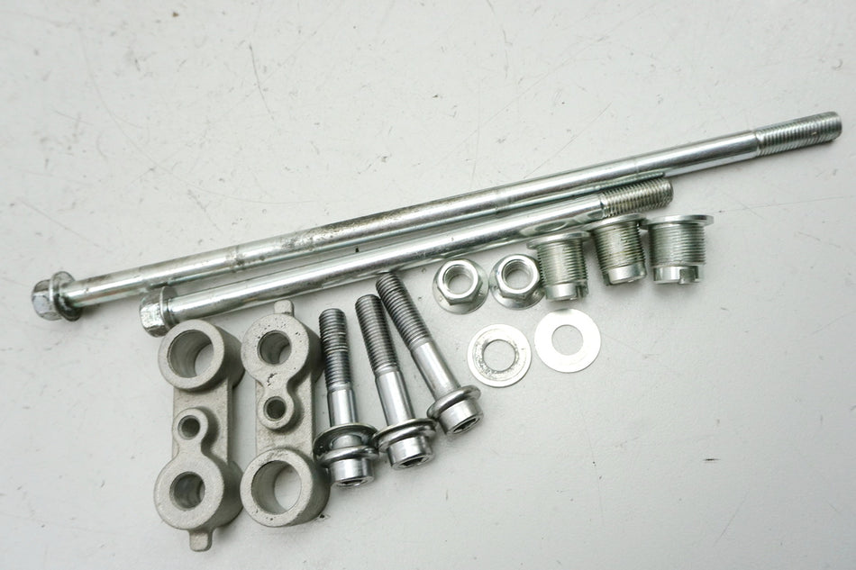 YAMAHA XSR 900 RN43 Mount Engine Axle Screws Bolts Engine Mount Spacers