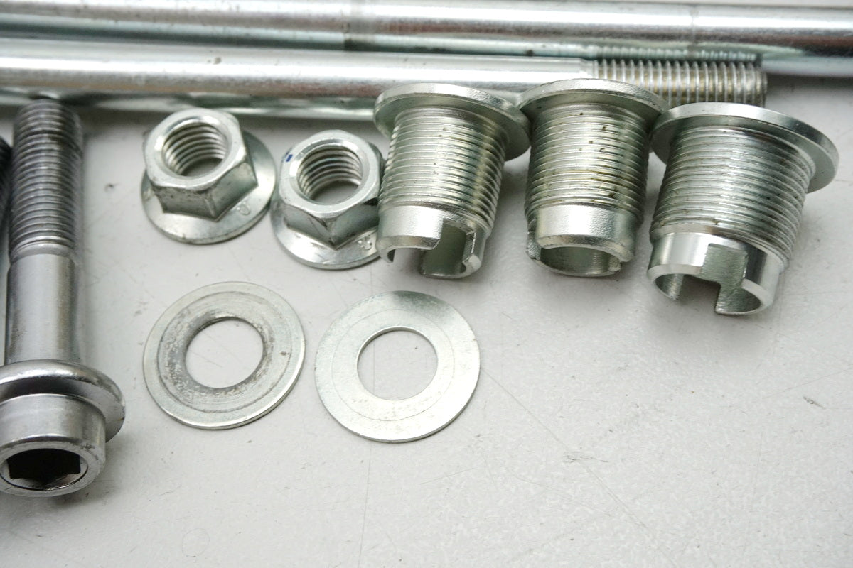 YAMAHA XSR 900 RN43 Mount Engine Axle Screws Bolts Engine Mount Spacers