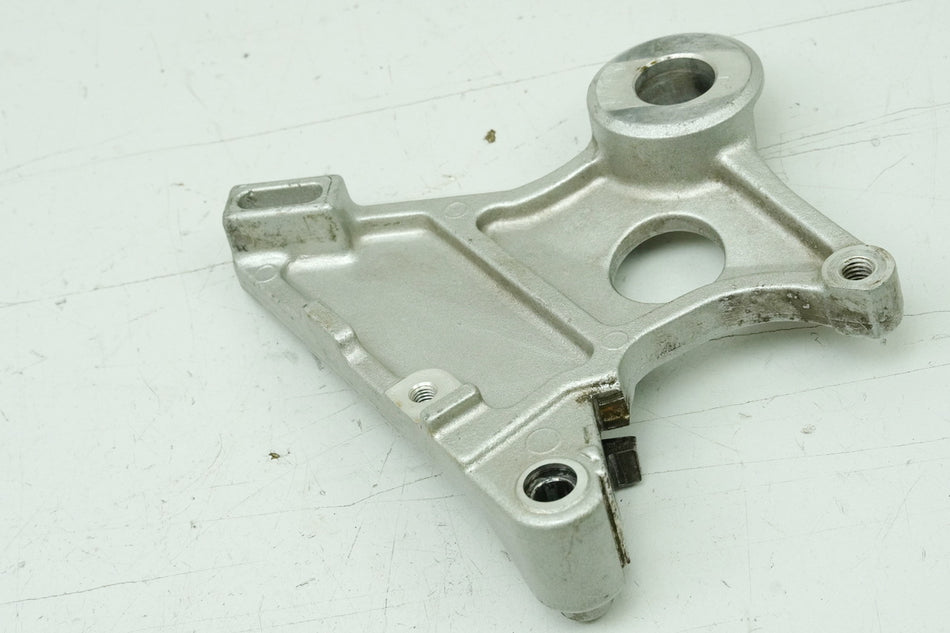 Honda CBR 900 SC28 Placa de anclaje de la pinza de freno trasera Soporte de la placa de anclaje del freno 92-95
