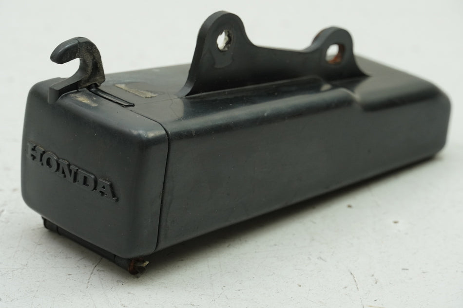 HONDA XL 600 PD06 TRANSALP Werkzeugkasten Werkzeugbox