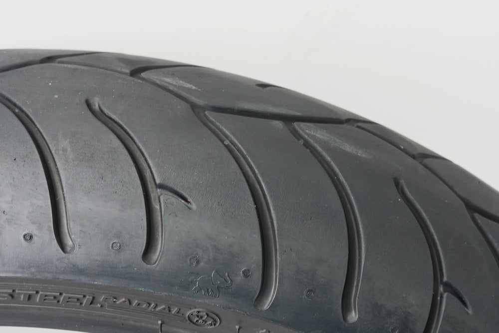 Neumático delantero Metzeler Roadtec Z6 120/70 ZR 17 M/C 58W