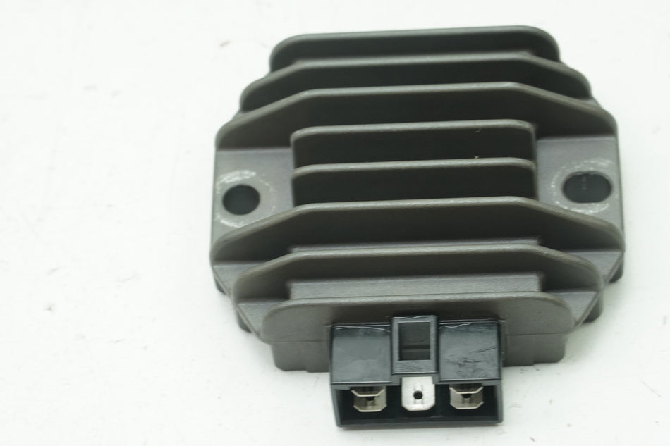 APRILIA RS 125 RS4 ZD4TW Regulador de carga original Rectificador