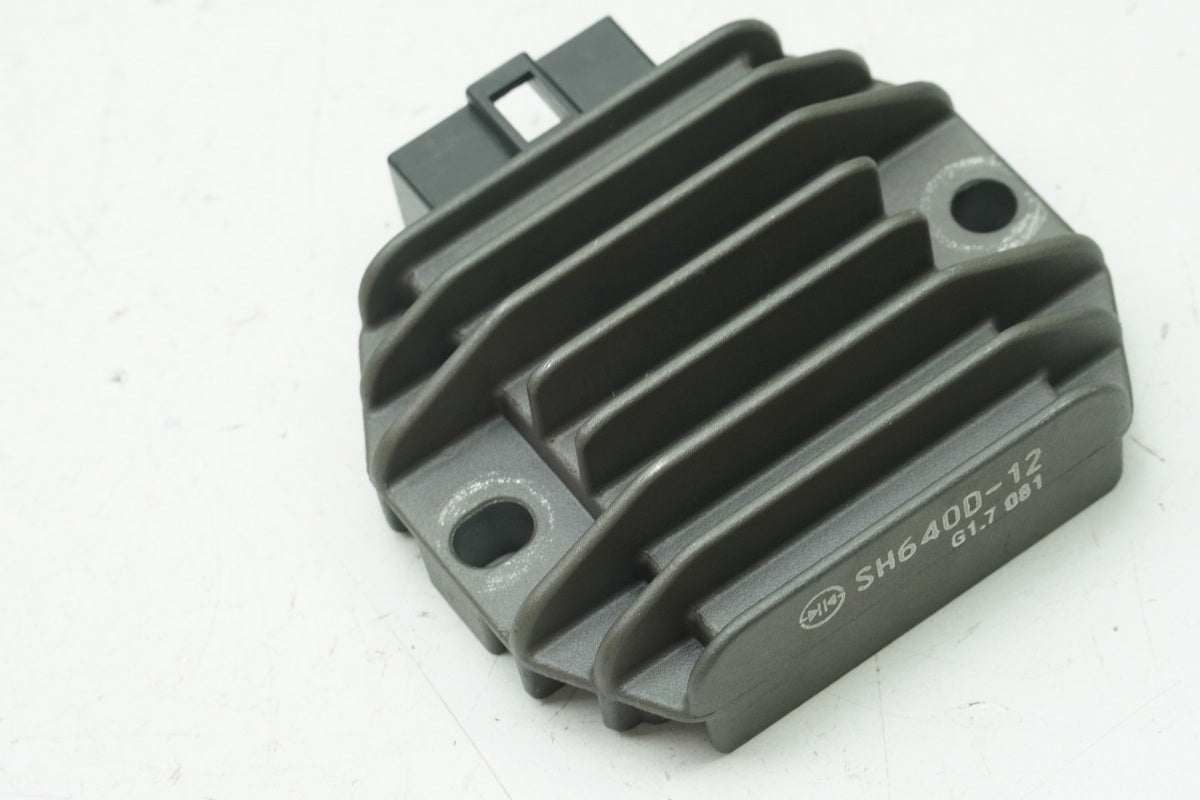 APRILIA RS 125 RS4 ZD4TW Laderegler Regler original Gleichrichter