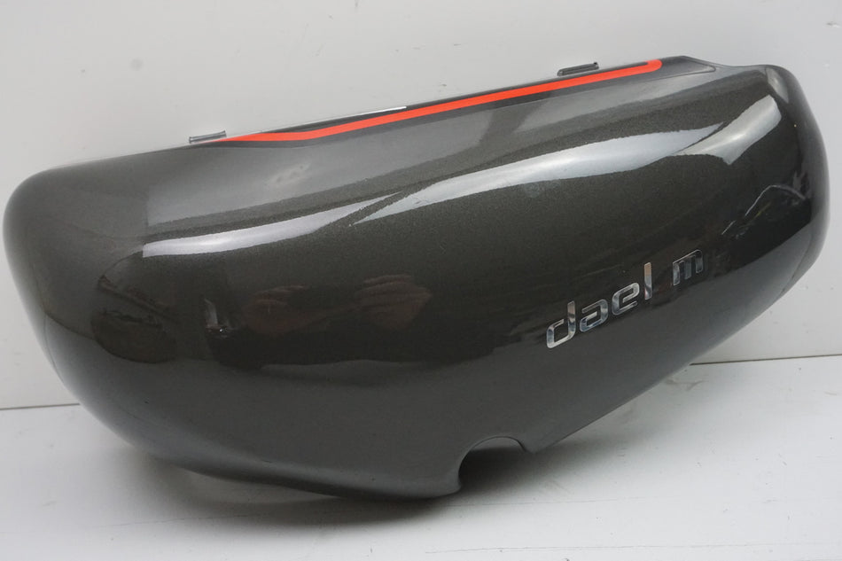 DAELIM VL 125 FI DAYSTAR BA1 Tapa lateral izquierda Cubierta Carenado