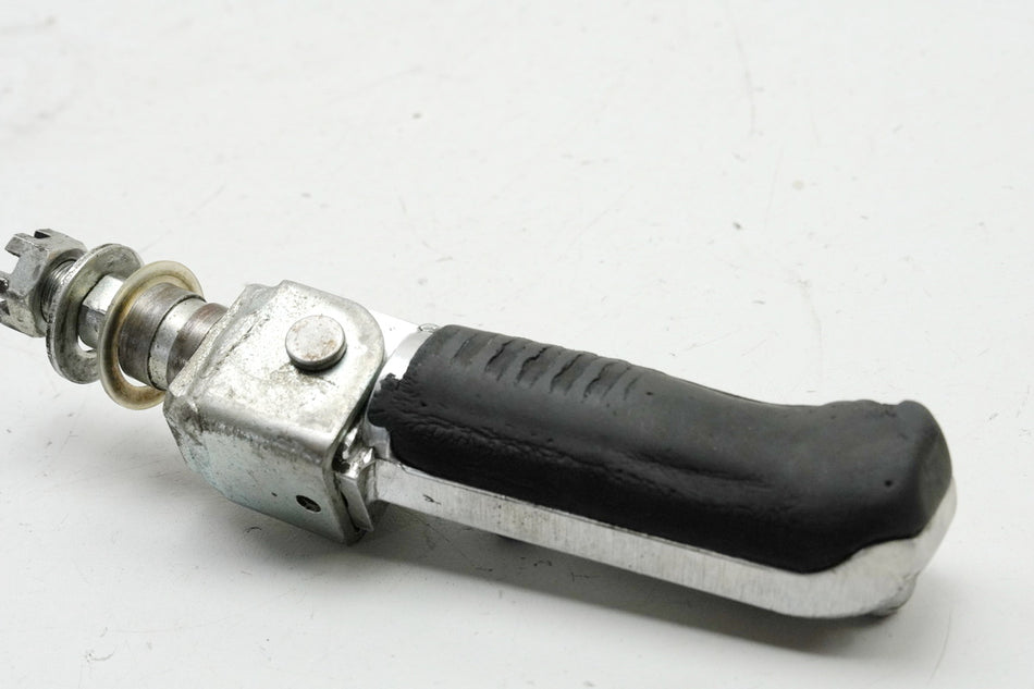 SUZUKI GSF 400 GK75B Bandit Fußraste Fahrer links Footrest