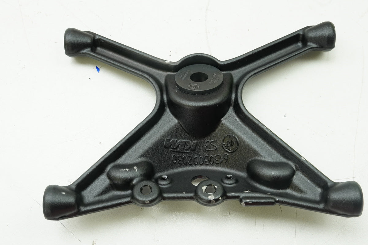 KTM 1290 SUPERDUKE R Halter Kreuzversteifung Heck Heckrahmen Strebe Halterung