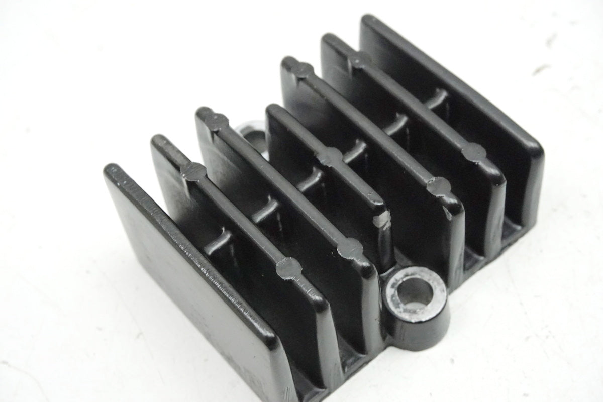 DAELIM VL 125 FI DAYSTAR BA1 Tapa bujía Tapa motor culata