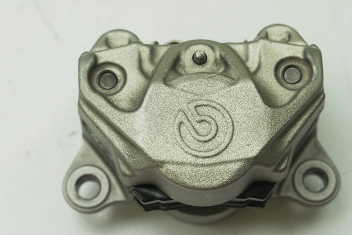 KTM 1290 SUPERDUKE R Bremssattel hinten Brembo Bremszange Bremskolben Klötze