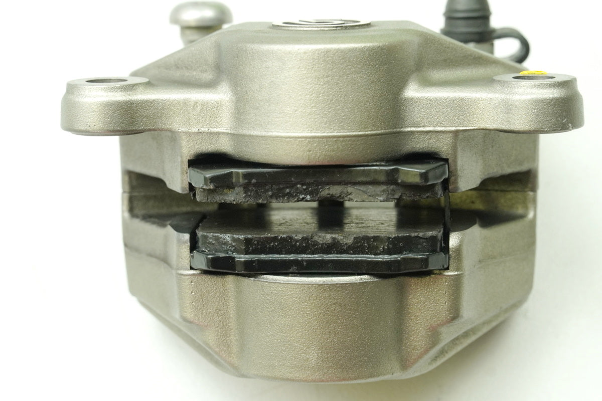 KTM 1290 SUPERDUKE R Bremssattel hinten Brembo Bremszange Bremskolben Klötze